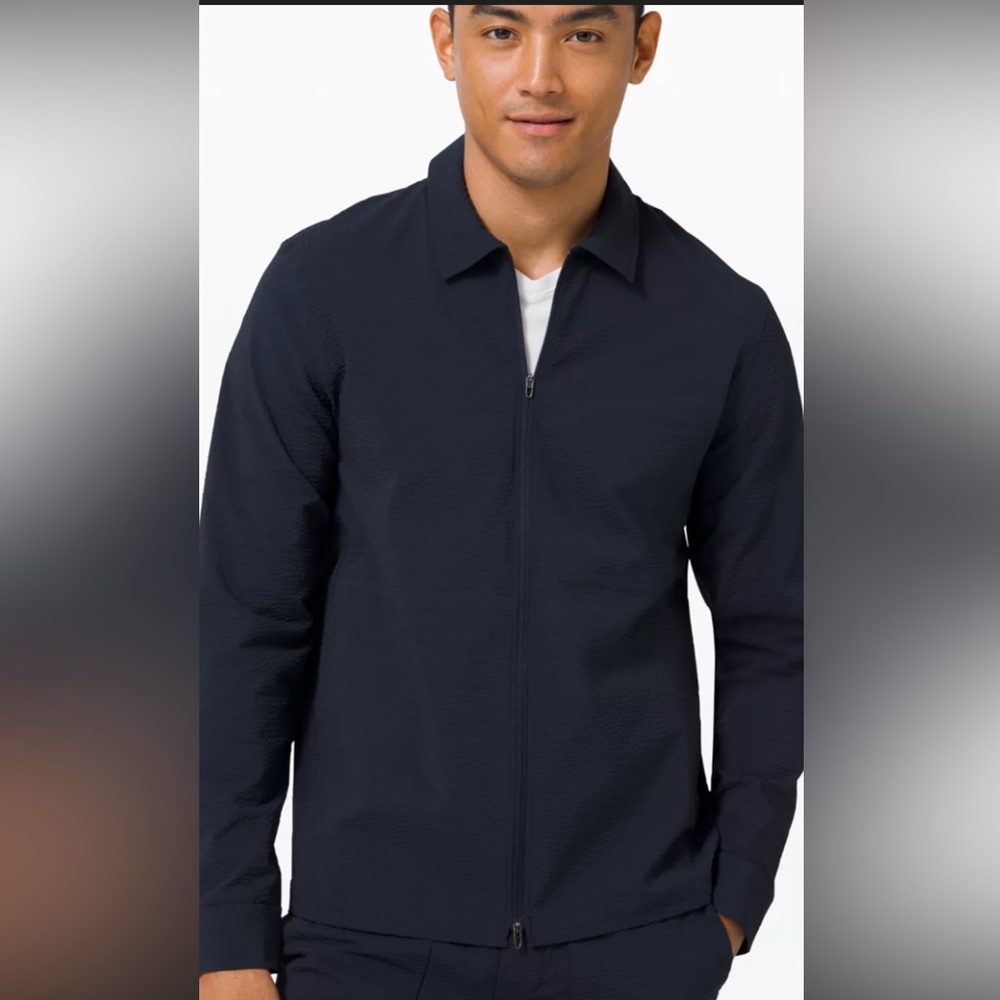 lululemon athletica Men's Lightweight Shirt Jacket in Navy